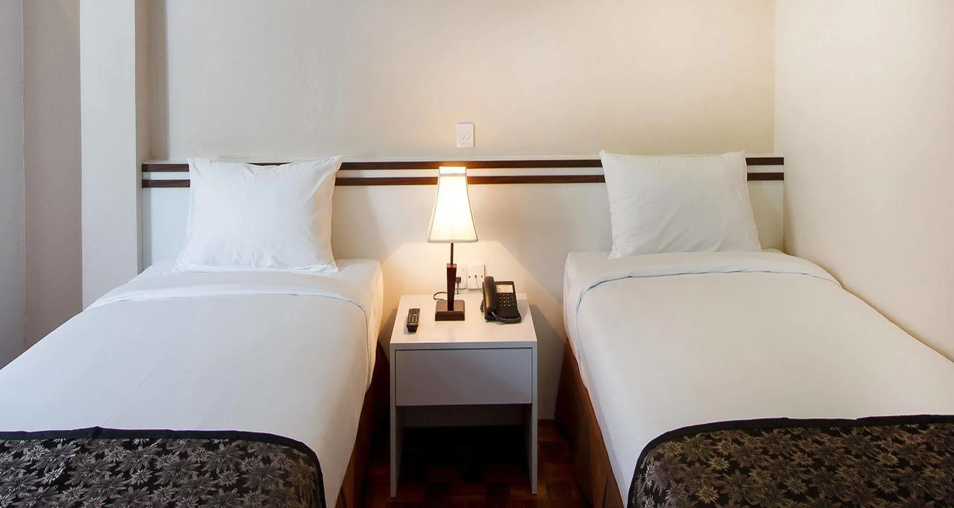 Hotel Esta Yangon 3*,